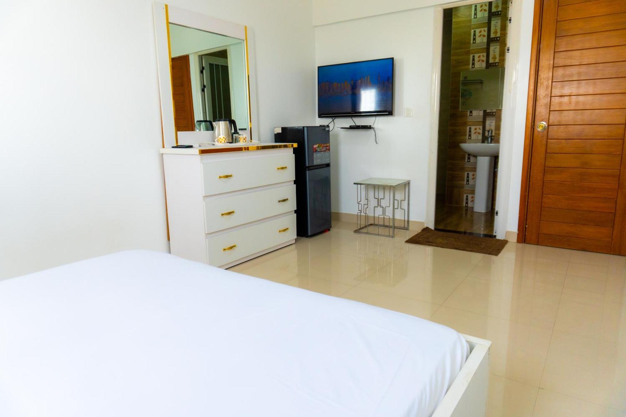 Chambres Meublees Avenue Cheikh Anta Diop Dakar Eksteriør billede