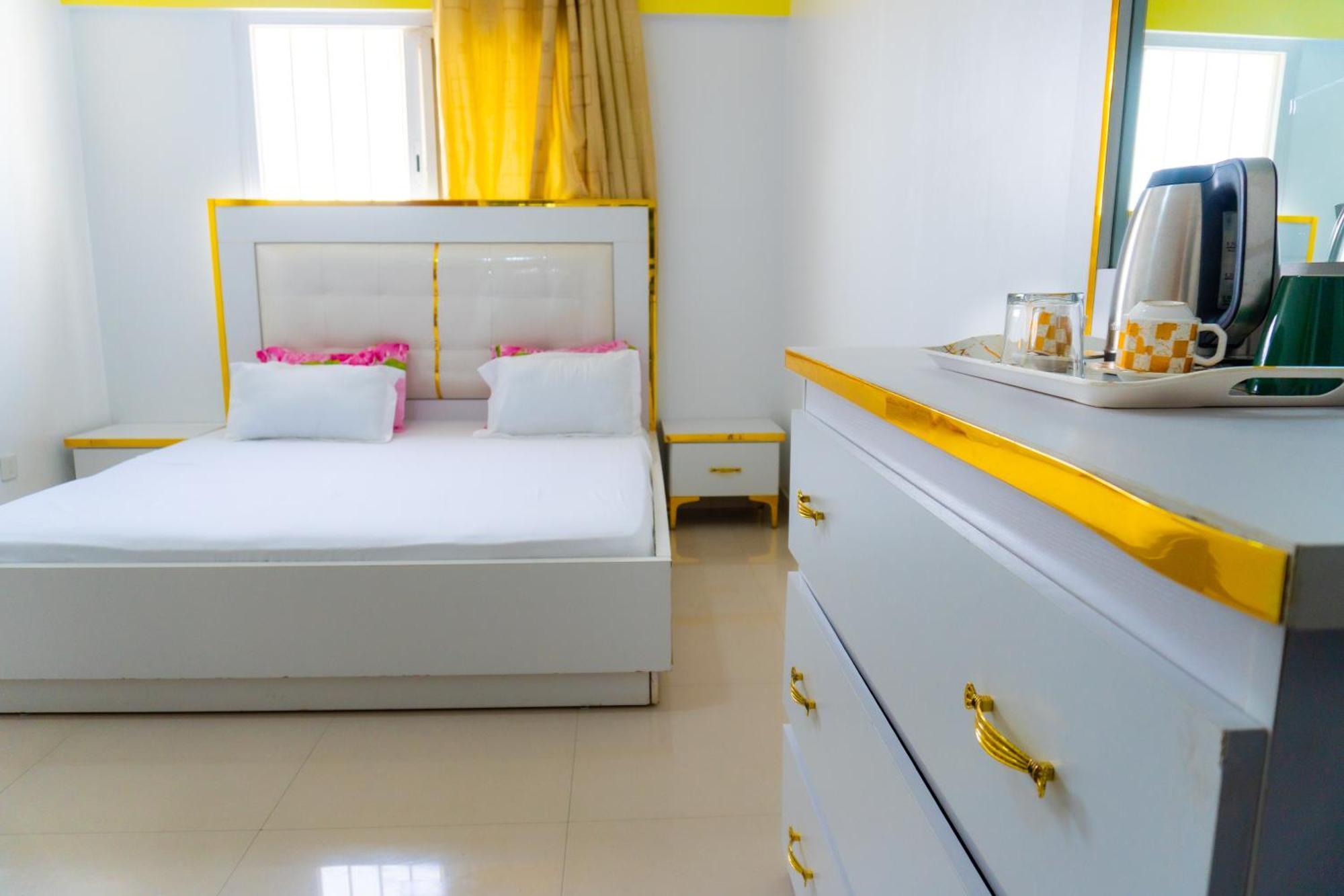 Chambres Meublees Avenue Cheikh Anta Diop Dakar Eksteriør billede